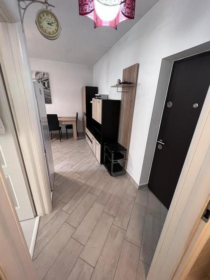 Apartament cu 2 camere semidecomandat, mobilat în Metalurgiei