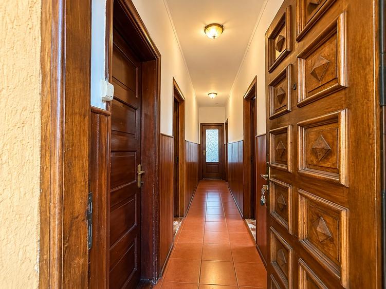 Duplex cu 5 camere cu Canalizare în Central