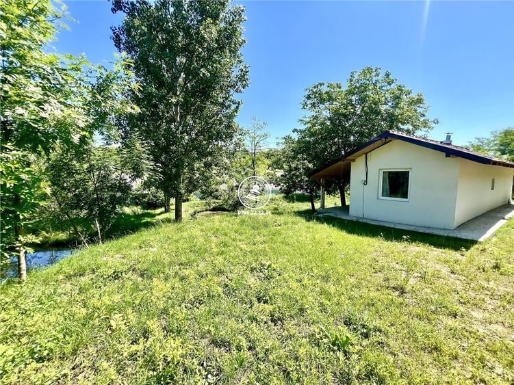 Casă cu 2 camere decomandat cu Teren 950 Mp în Probota