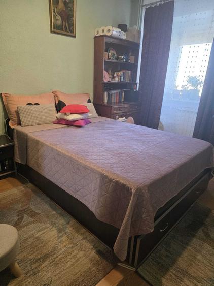 Apartament cu 3 camere decomandat în Sebastian