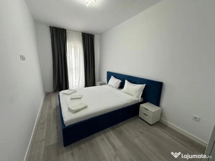 Apartament cu 3 camere decomandat în Rafinaria Vega