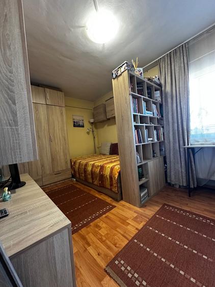 Garsonieră decomandată în Central