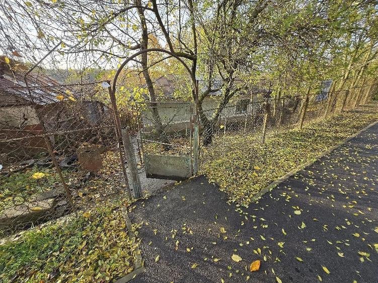 Casă cu Teren 900 Mp în Central