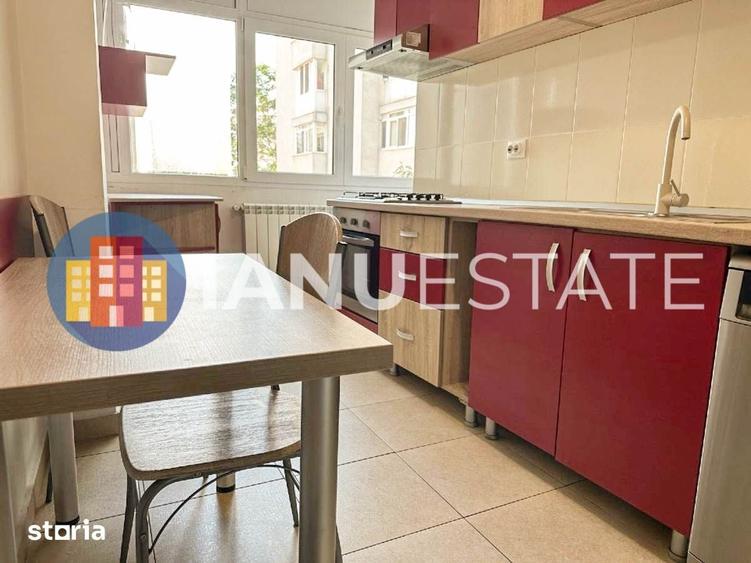 Apartament cu 4 camere decomandat în Romană