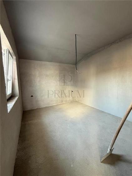 Duplex cu 4 camere cu Canalizare în Moșnița Nouă