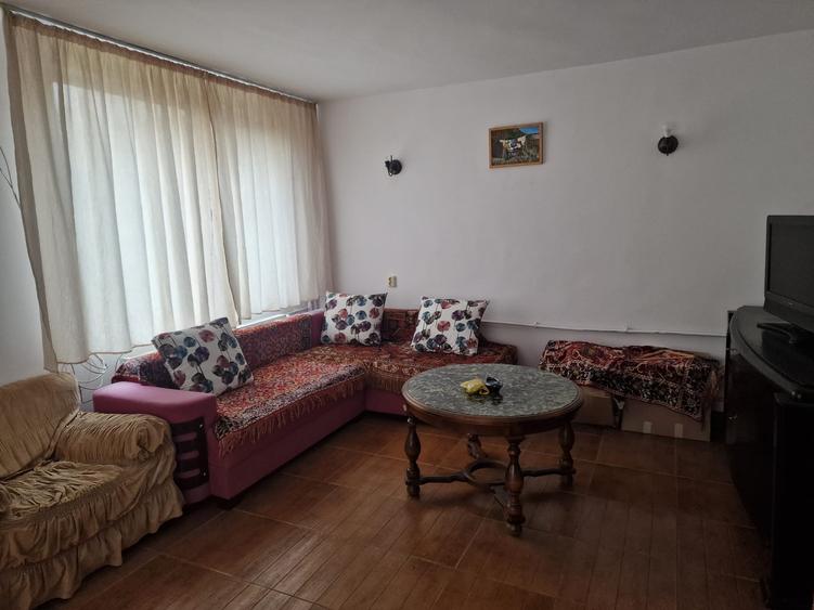 Casă individuală cu 6 camere cu Teren 15000 Mp în Corbii Mari