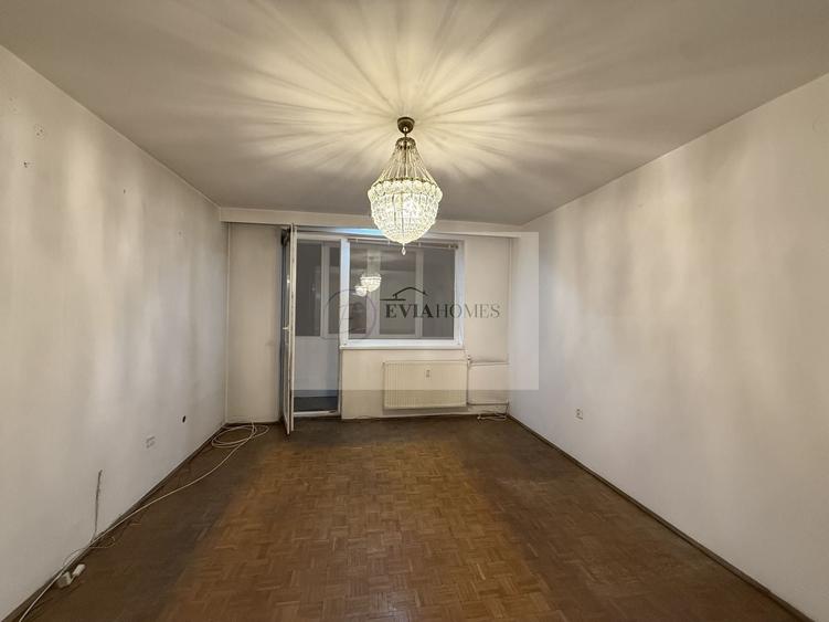 Apartament cu 3 camere semidecomandat în Grigorescu