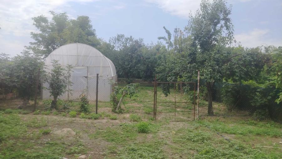 Casă cu 4 camere în Mărcești