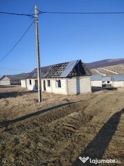 Teren de 614 mp, în Gura Văii