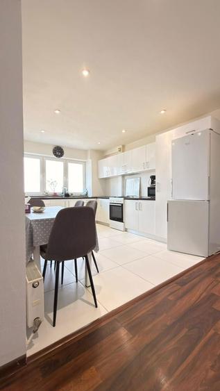 Apartament cu 2 camere semidecomandat, mobilat în Intim