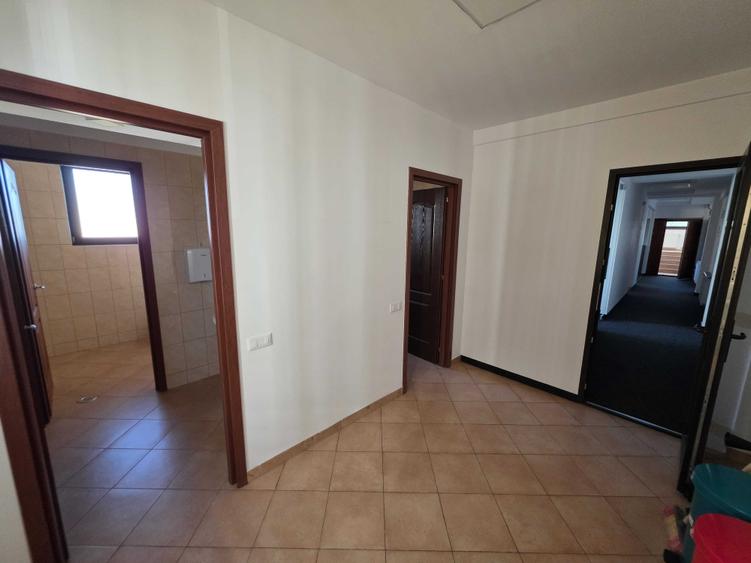 Spațiu comercial, de 220 mp, în Militari