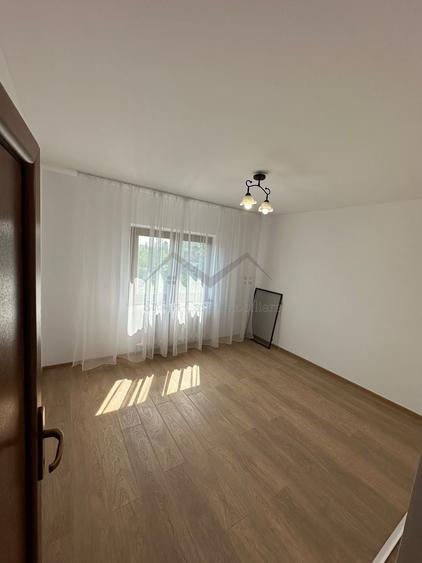Apartament cu 3 camere decomandat în Dacia
