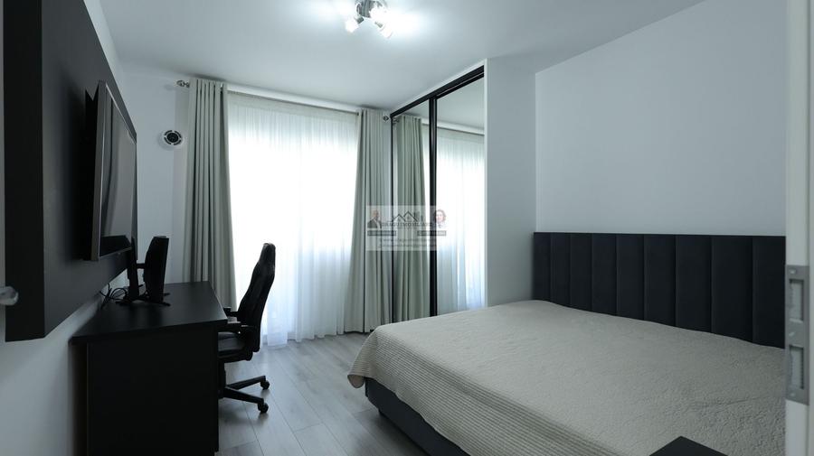 Apartament cu 3 camere decomandat, mobilat în Sud