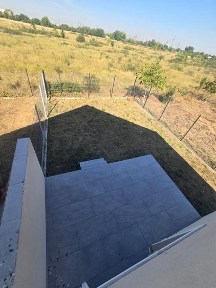 Duplex cu 4 camere cu Canalizare în Plopi