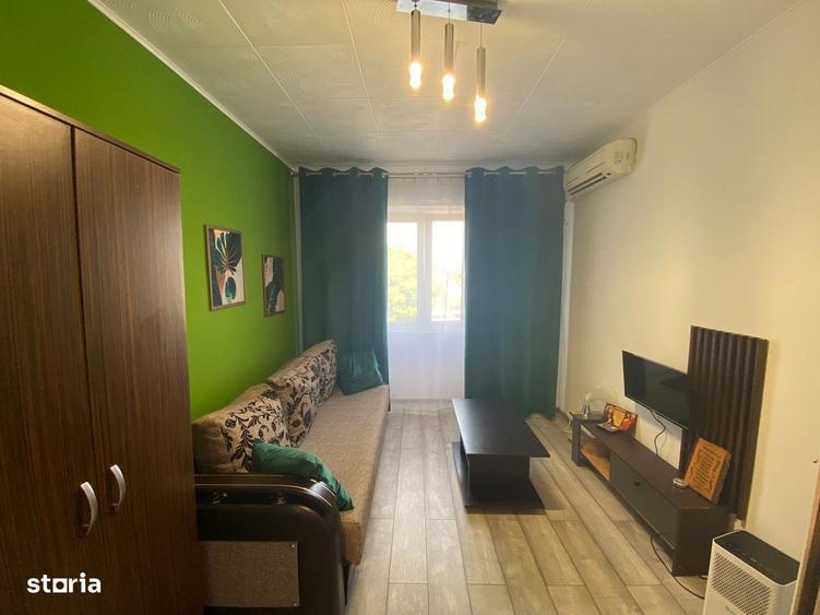 Garsonieră decomandată în Nord