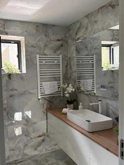 Casă cu 5 camere cu Teren 929 Mp în Central