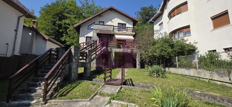 Casă individuală cu 5 camere cu Canalizare în Sud