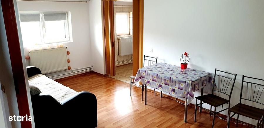Apartament cu 2 camere în Micro 20