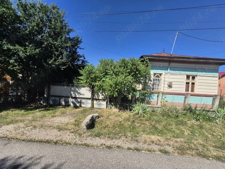 Casă cu 5 camere în Potlogi