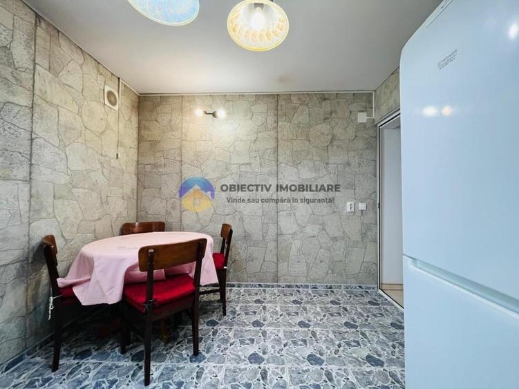 Apartament cu 3 camere semidecomandat, mobilat în Dărmănești