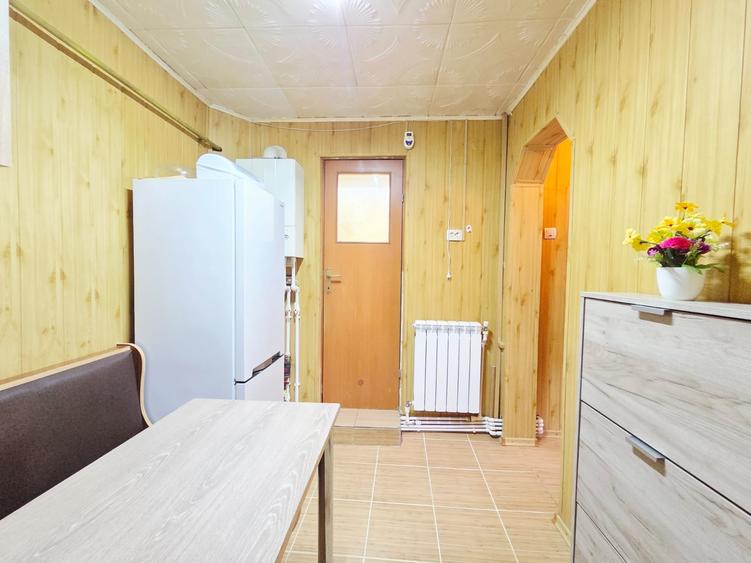 Apartament cu 2 camere decomandat în Micro 21
