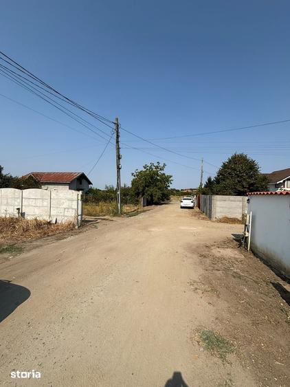 Teren de 472 mp, în Malu Mare