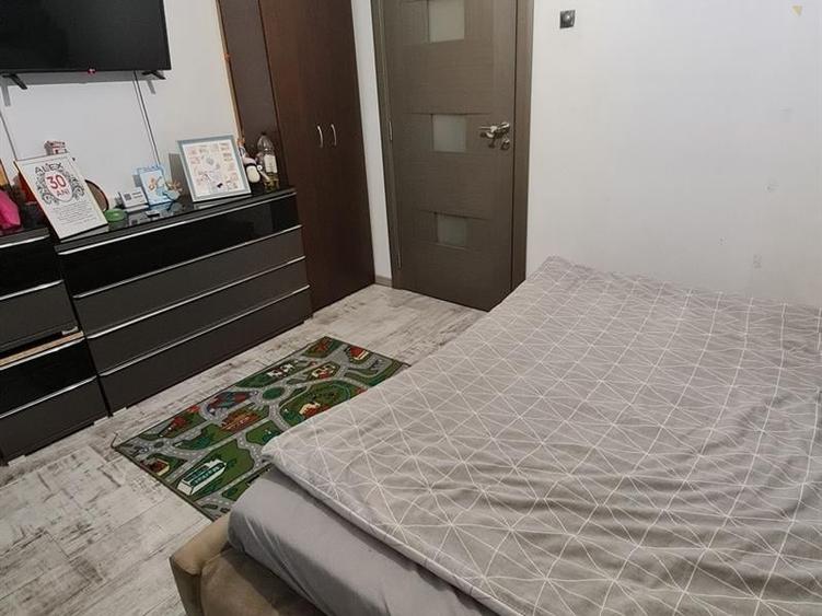 Apartament cu 2 camere semidecomandat, mobilat în Rovine