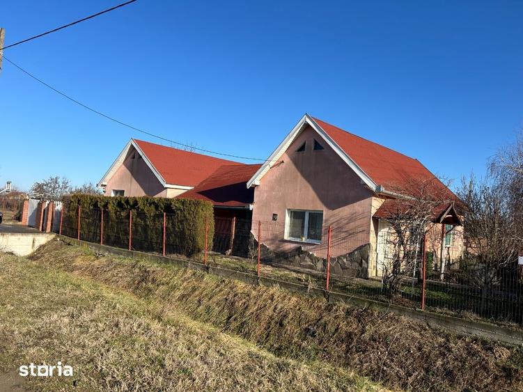 Casă cu 4 camere cu Teren 1370 Mp în Valea lui Mihai