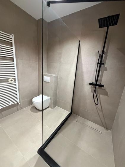 Apartament cu 3 camere decomandat în Malu Mare