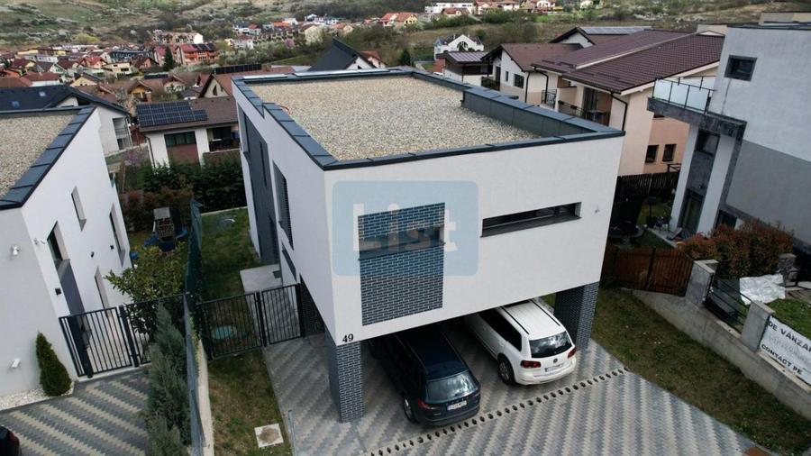 Casă cu 5 camere cu Teren 350 Mp în Câmpului