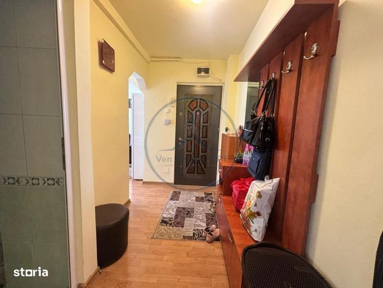 Apartament cu 3 camere semidecomandat în Central