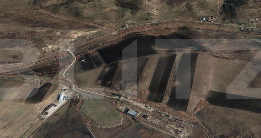 Vanzare urgenta!Teren industrial extravilan,1.1 Ha, front 35 - 1