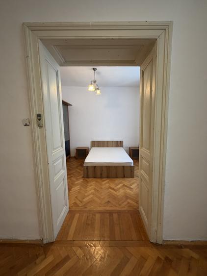 Apartament cu 2 camere, mobilat în Central