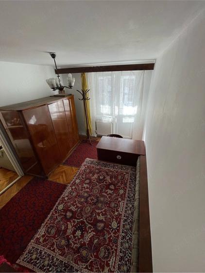 Apartament cu 2 camere decomandat în Petros