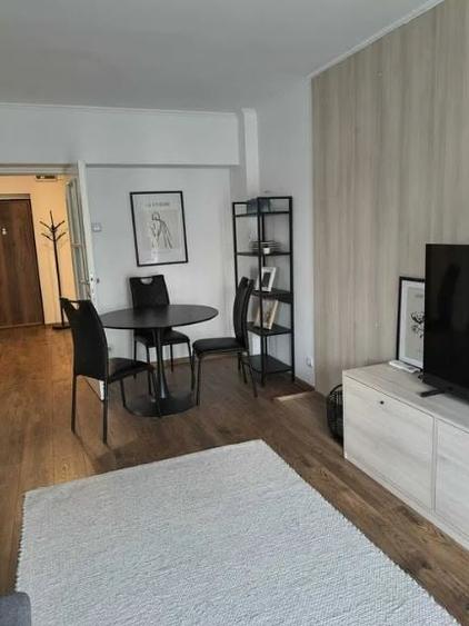 Apartament cu 2 camere decomandat în Splaiul Unirii