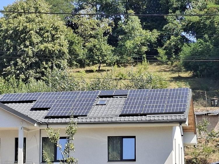 Casă individuală cu 5 camere cu Canalizare în Feleacu