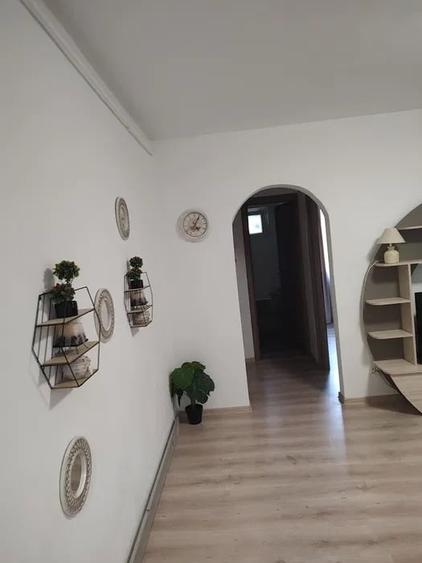 Apartament cu 2 camere semidecomandat în Brâncoveanu