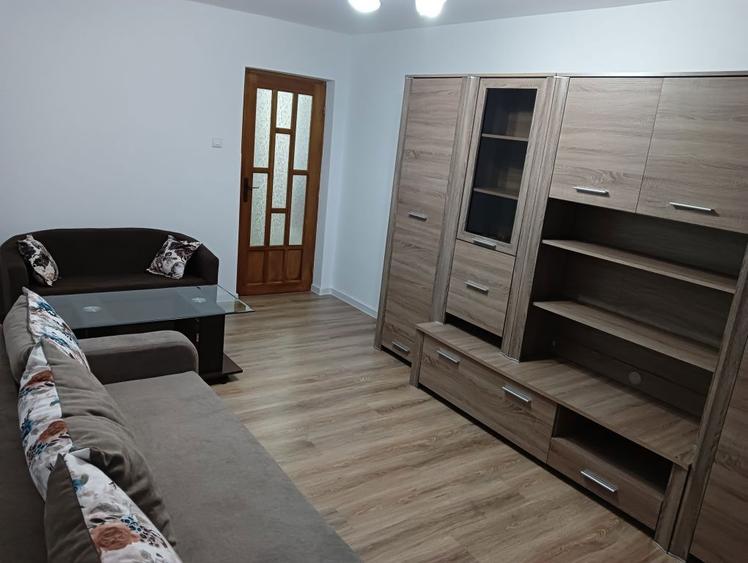 Apartament cu 2 camere decomandat în Iacobeni