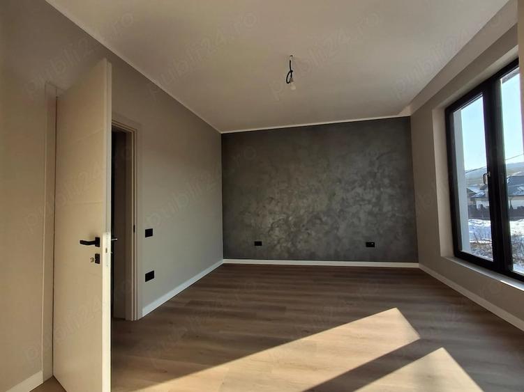 Casă cu 7 camere cu Teren 500 Mp în Bucium
