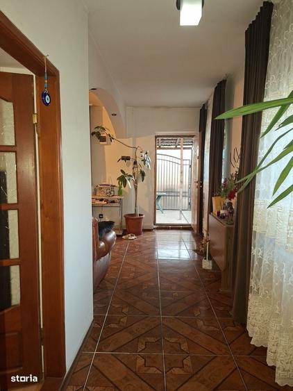 Casă cu 4 camere cu Teren 280 Mp în Central