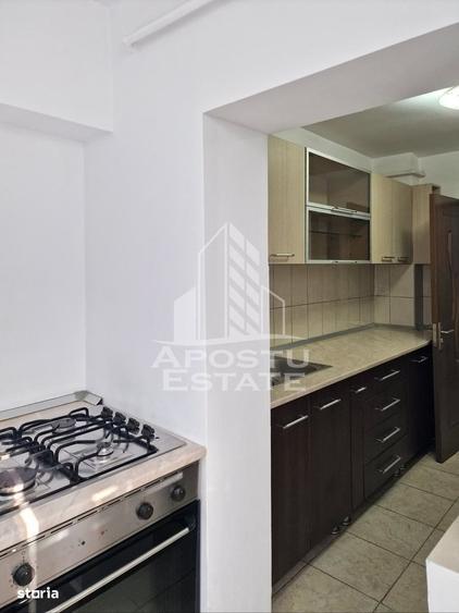 Apartament cu 3 camere, mobilat în Central