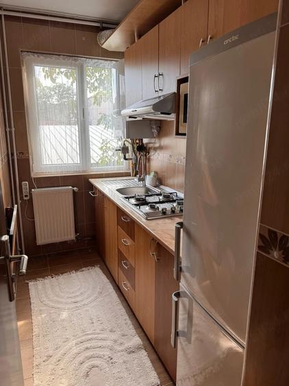 Apartament cu 2 camere semidecomandat în Badea Cârțan