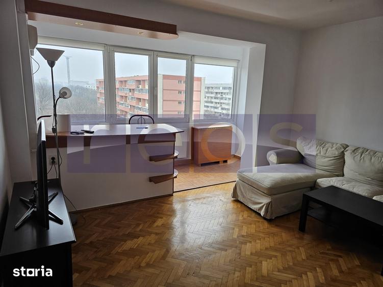 Apartament cu 3 camere semidecomandat în Titan