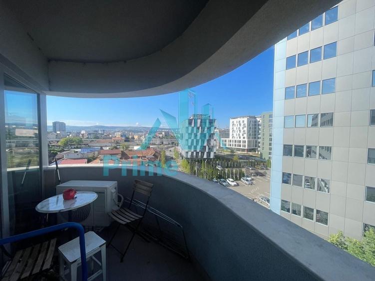 Apartament cu 3 camere semidecomandat, mobilat în Dâmbul Rotund