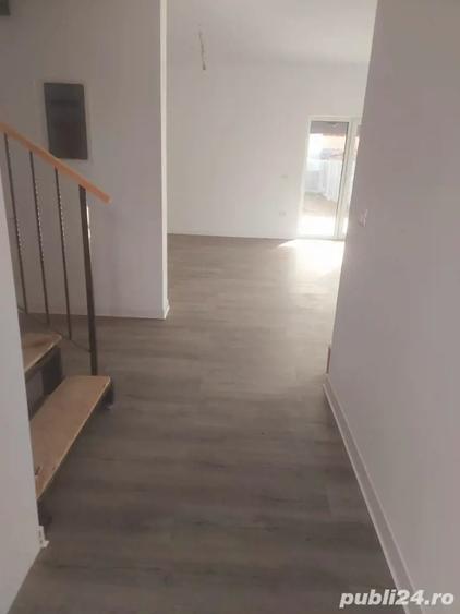 Casă cu 3 camere cu Teren 300 Mp în Utvin