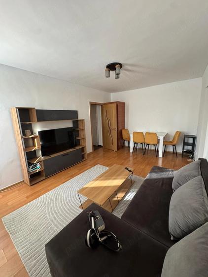 Apartament cu 2 camere semidecomandat în Colentina