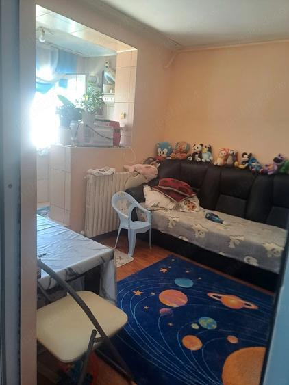 Apartament cu 2 camere semidecomandat în Micro 6