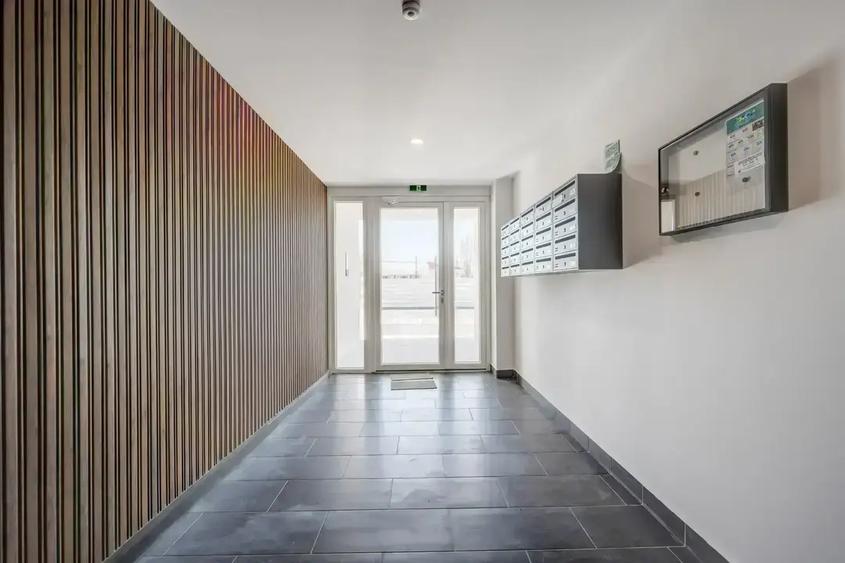 Apartament cu 3 camere decomandat în Nord