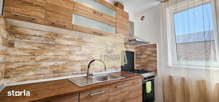 Casă cu 6 camere cu Teren 281 Mp în Tineretului