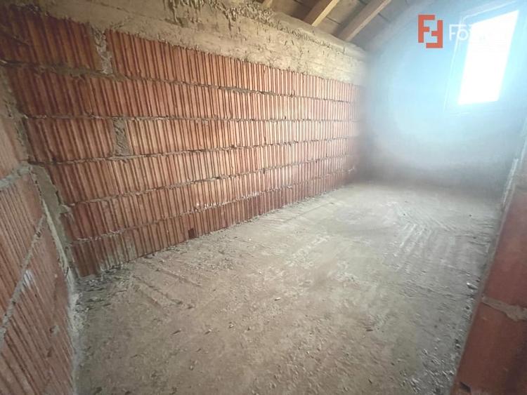 Duplex cu 4 camere cu Canalizare în Urseni